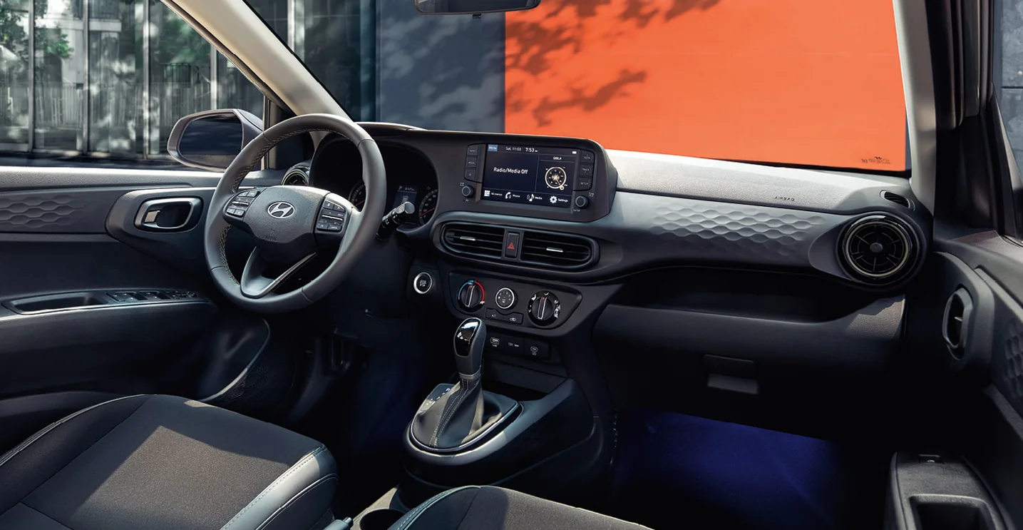 GRAND i10 cabin space